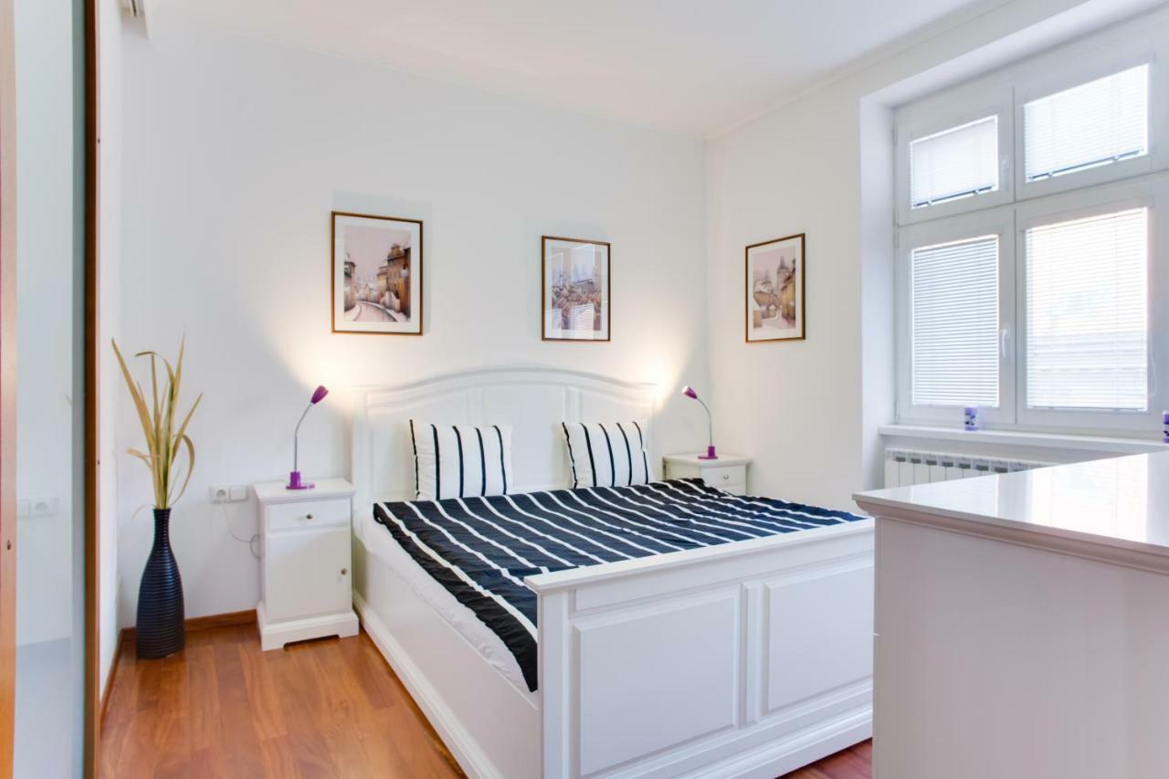 Royal Apartment Near River - Nek4Th Πράγα Εξωτερικό φωτογραφία