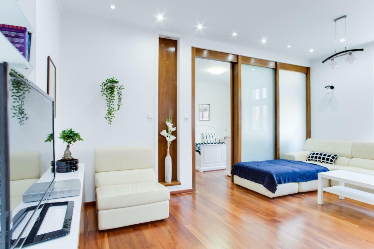 Royal Apartment Near River - Nek4Th Πράγα Εξωτερικό φωτογραφία